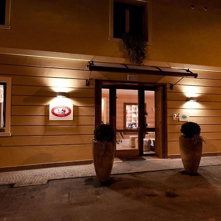 Hotel Locanda Stendhal Colorno Exterior foto